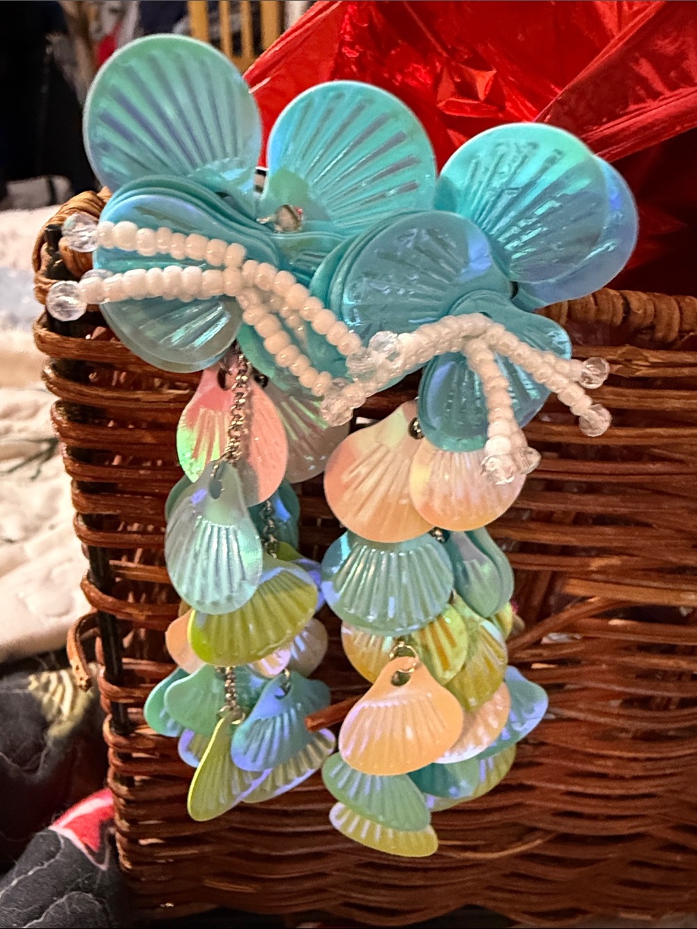 New Women’s Lightweight 4” shell multi-colored Dangle Earrings- gorgeous!